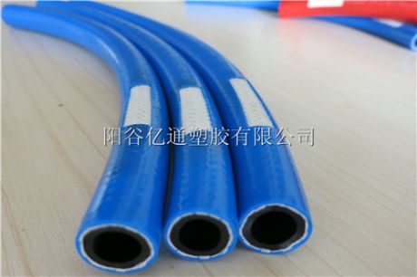 Seamless braided hose